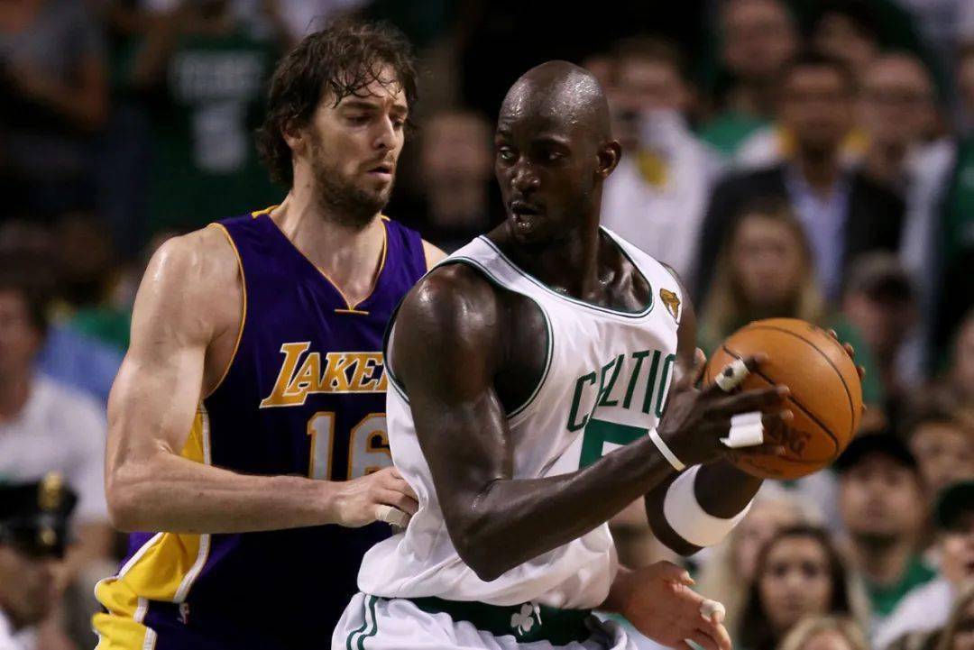 通过他个人 通过他个人