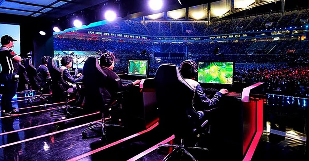 明显更为慎 明显更为慎